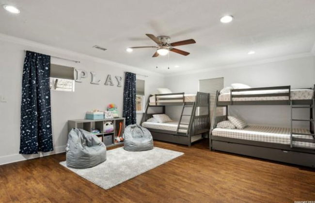 Experience Serenity in a 4br/3ba Downtown Home - Foto 6