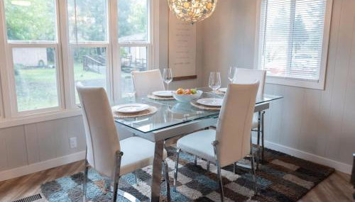 Cozy and Stylishly-Walk To The Beach - Sleeps 5 - Foto 2