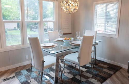 Cozy and Stylishly-Walk To The Beach - Sleeps 5 - Foto 2