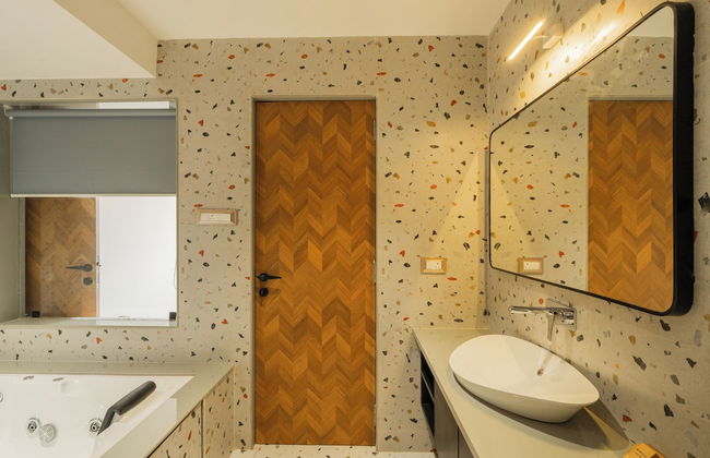 ELIVAAS Kamerios Maris 1 BHK Jacuzzi - Photo 38