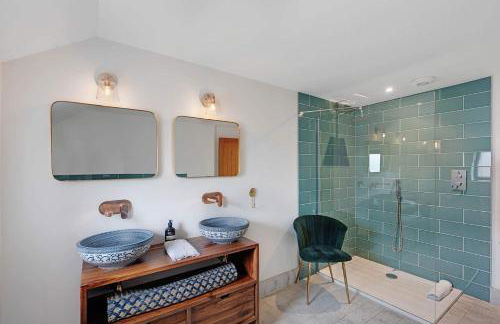 Seven Space - Willow Barn, Hot Tub & Scenic Rural Retreat - Photo 21