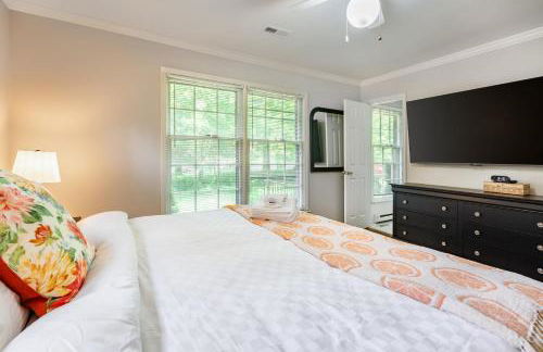 Southern Charm 2BR Greensboro Nest - Foto 27