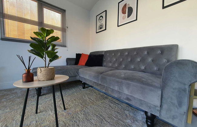 Stunning 1 King bed Cabin in Grays - Photo 7