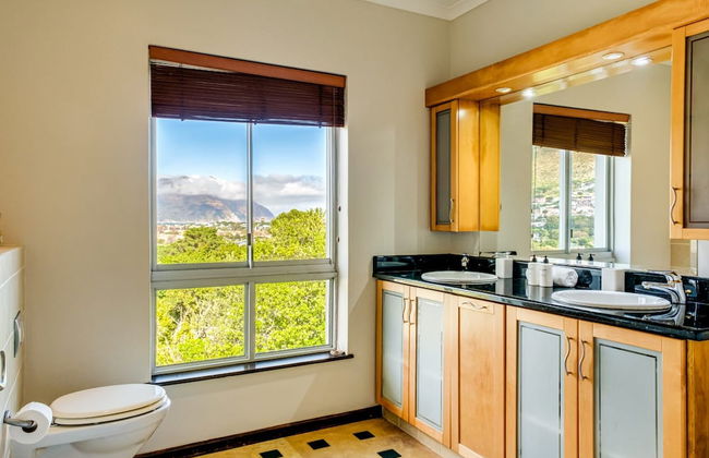 Charming Home With Mountain Views at Rivendell - Photo 19