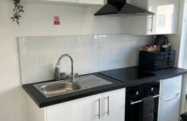 Apartment - Poole High Street - Photo 7