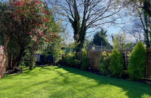 Gorgeous 4 bedroom Townhouse - Photo 30