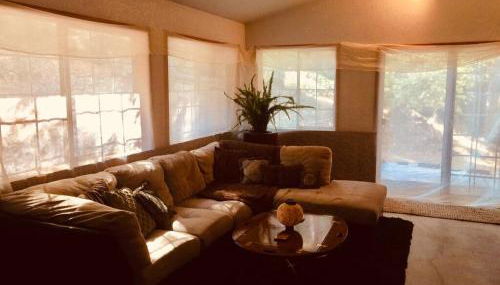 A Lovely Cabin House at Way Woods Retreat with Outdoor Hot Tub! - By Sacred Hub MGMT - Foto 5