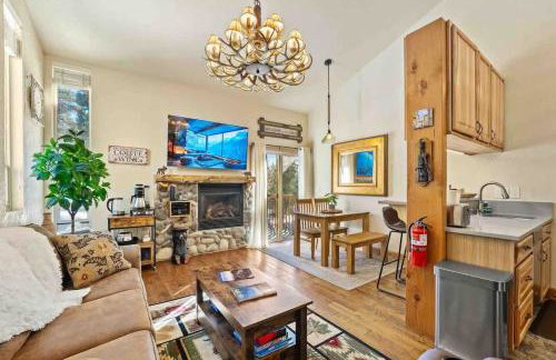 TahoeCozy with Pool Hot Tub and Near Northstar - Foto 2