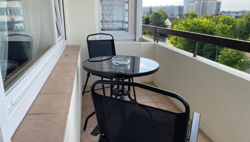 Le Mun,3 étoiles-T2-60m2-balcon-parking-wifi-linge-produits-face à la gerdarmerie-vue cathedrale - Foto 2