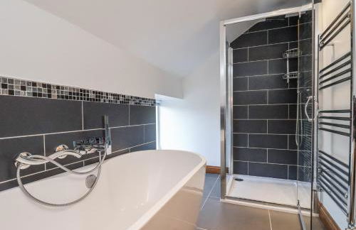 Chestnut Barn - Photo 26