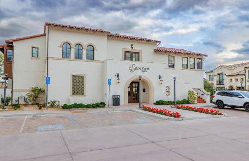 Near Coachella and Stagecoach Palm Springs , PGA resort Villa ,Golf, community pool, gym - Photo 34