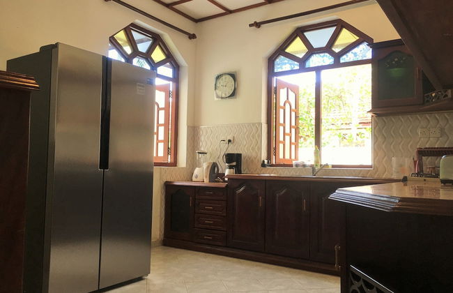 Swiss Villa Moragalla Beach - Foto 16