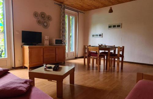 Gîte indépendant avec terrasse et garage à La Chabanne - FR-1-489-187 - Photo 4