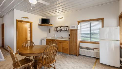 River Cabin with Grill and Boat Slip - Foto 2