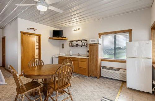 River Cabin with Grill and Boat Slip - Foto 2