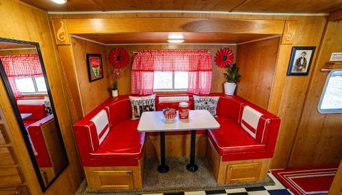 Darling Daisy Retro RV Adventure - Photo 2