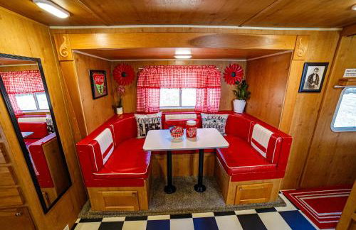 Darling Daisy Retro RV Adventure - Foto 2