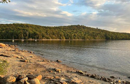 Hike, Ski and Relax Renovated Retreat in Wilmington - Foto 40