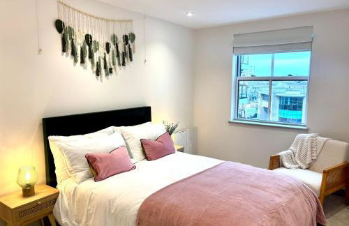 Poole Quay Seaside Escape-free parking 3 mins away - Photo 1