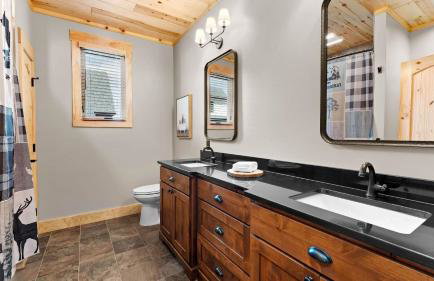 Black Bear & Blue Heron by Avantstay 2 Lakefront Homes, Sleeps 43 Pool, Dock, Theater - Foto 108