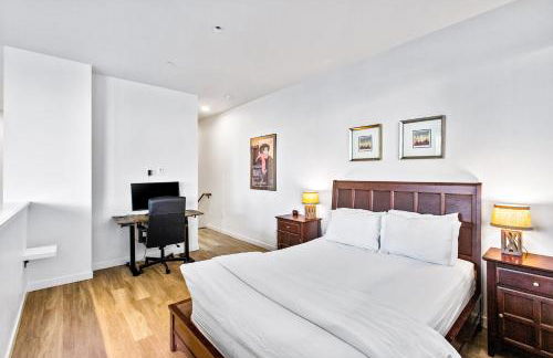 Airy and Open Corner Loft - 92 Walkscore - Foto 46