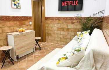 Traditional Home & Private Rooftop Olhão - Photo 8