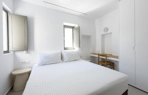 Azure Naousa - Photo 10