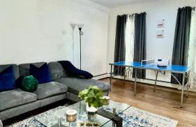 Spacious 4BR home w 2BA, a workspace & king bed! - Foto 38