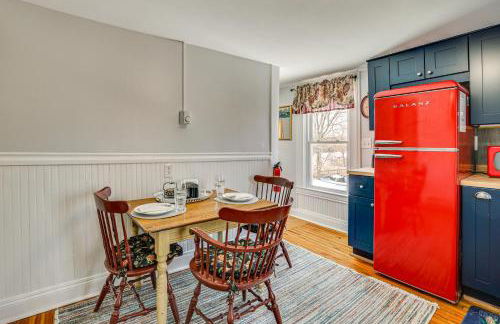 Easy Beach Access! Classic New London Charmer - Foto 9