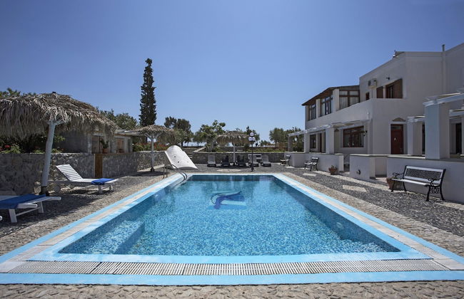 Birds Villa Apartments with Heated Pool - Including Car and Breakfast - Photo 52