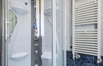 Jacuzzi Apartment in Italian Villa, Wi-Fi & Garden Sassuolo - Maranello - Foto 14