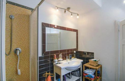 Awesome Home In Valpromaro With Wifi - Foto 24