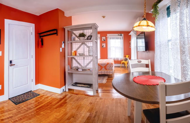 Historic 2 Cats Inn - Photo 10