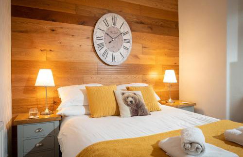 Woodland Cottage - private courtyard - Pet Friendly Retreat in the heart of Windermere - Photo 12