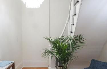 Stunning Forsyth Park Victorian - Walk to it all! - Foto 13