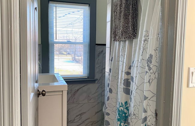 The Southside Villa - With Private Yard & Parking, Near Falls & Casino by Niagara Hospitality - Foto 18