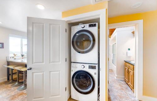 Berni's Ocean View Castle - an Oceanside Legend - Foto 27