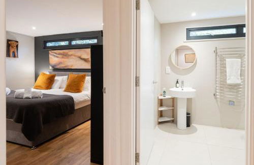 Stunning 6 Bedroom with Swimming Pool & Sauna! - Foto 13