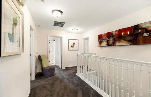 Lakeview 6-Bedroom Retreat with Game Room, Private Pool, Spa & Resort Amenities - Ideal for Families & Groups - Foto 13