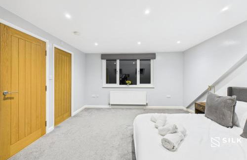 Refurbished 4-Bed, Open-Plan Living, Sleeps 10 - Foto 18