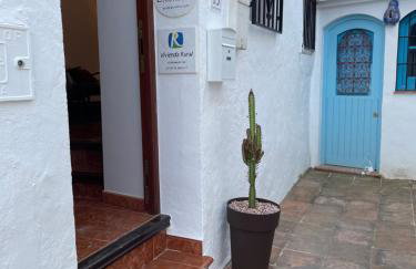 Cosy Andalusian Home with Roof Terrace in Town Centre - Photo 2
