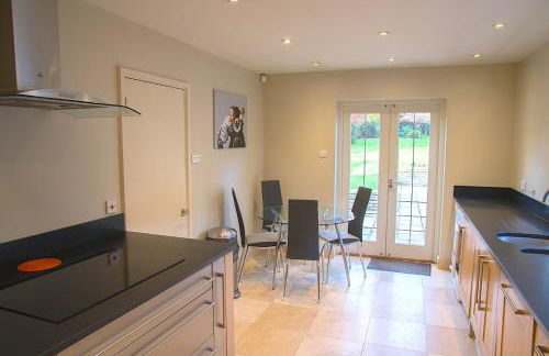 Lovely, spacious home with huge rear garden - Foto 9