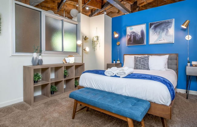 100 Year-old Historic Brick 2BR Loft Large Patio2 - Foto 1