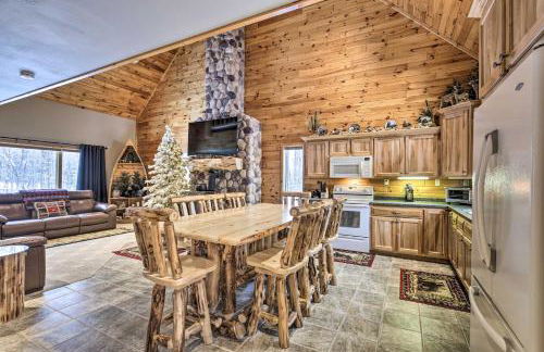 Phelps Cabin on 26 Acres with Fire Pit! - Foto 10