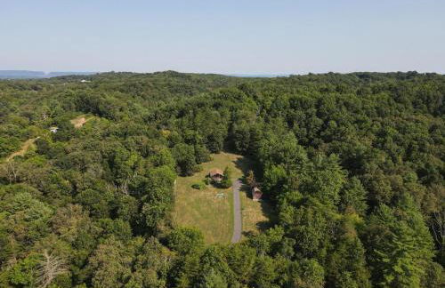 Whispering Hills -- Pet Friendly - Hot Tub - Grill - Wifi - Fire Pit - Covered Porch - Screen Porch - Fireplace - View - Billiard Table - Game room - Foto 38