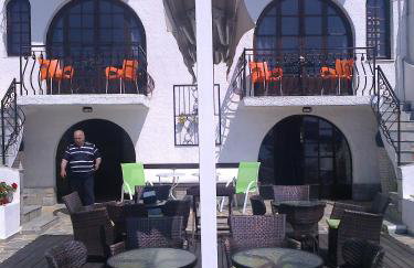 Villa Belmar Self-Catered Apartments - Photo 16