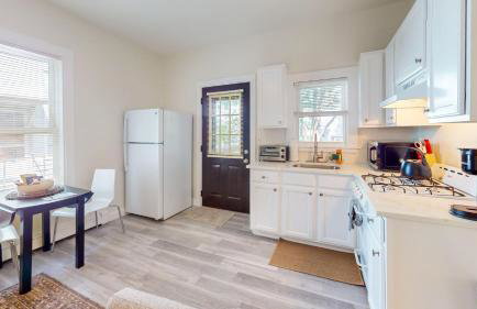 MitHarvard, Central Sq, 2 room studio w Porch - Foto 10