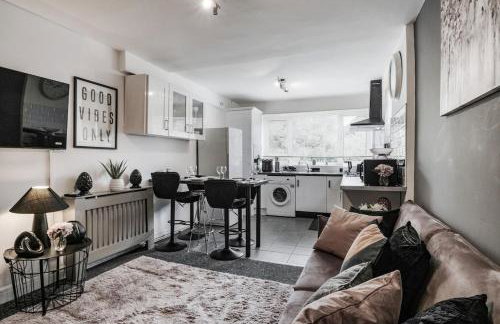 Work, Rest & Explore 4-Bed Flat Near Brixton - Foto 1
