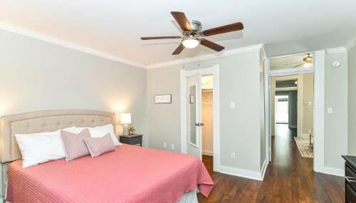 Cheerful 2-Bedroom Cottage in Downtown Noblesville - Foto 3