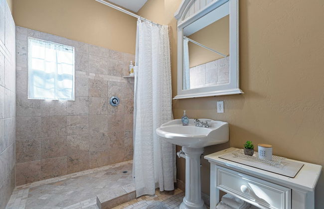 Victorian Manor In Paso Robles Wine Country + Pool, Hot Tub, Firepit, Tennis Court Sleeps 28 - Photo 56